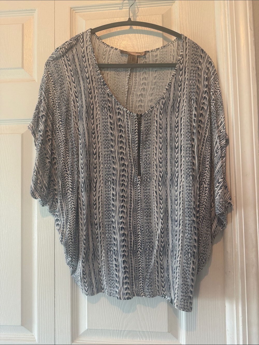 Forever 21 Black and White Striped Scoop Neck Tunic
